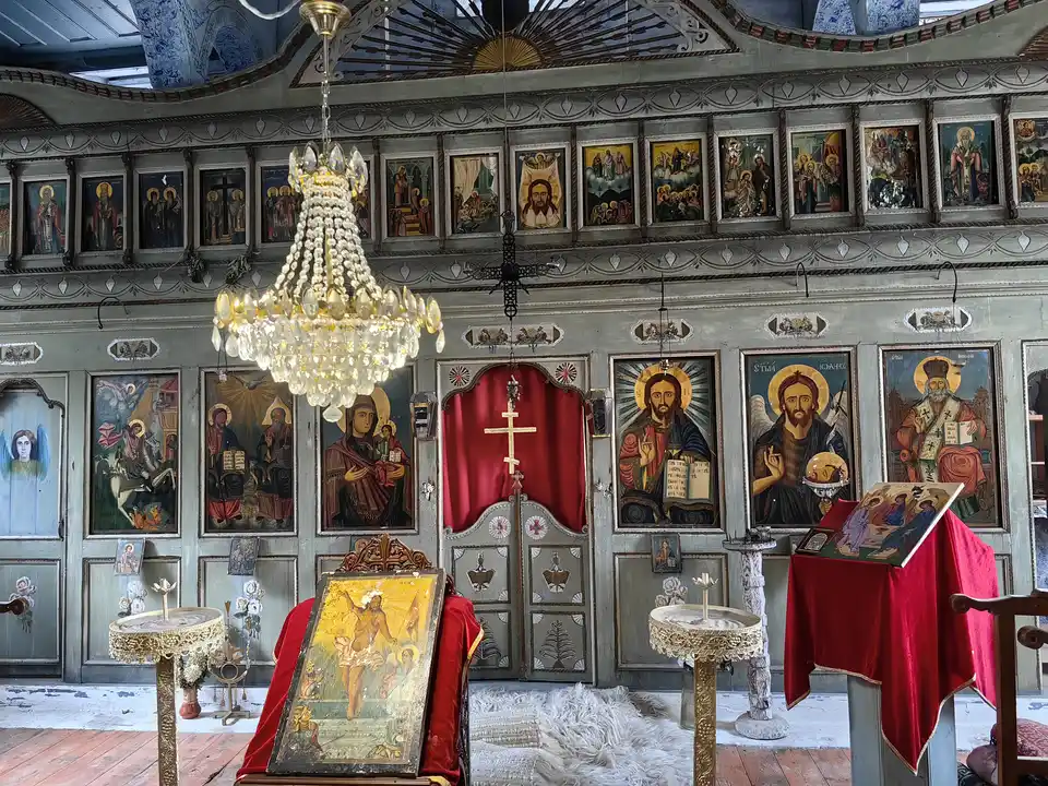 Благотворителност, Благотворителен монтаж на дограма за църква - снимка 15