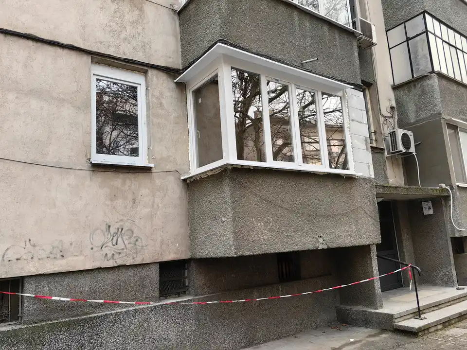 Цялостна смяна на дограма, Остъкление на тераса - снимка 5